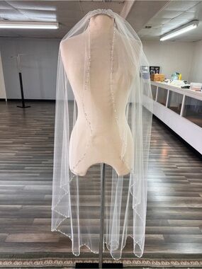 Bridal Beaded Edge Veil – Ivory Single-Tier Veil